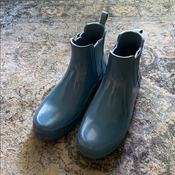 Hunter Chelsea Rain Boots - Picture 2 of 6